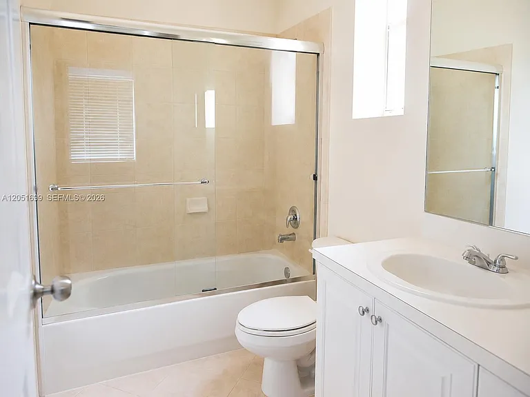 230 SE 29th Ave #1 — Photo 21