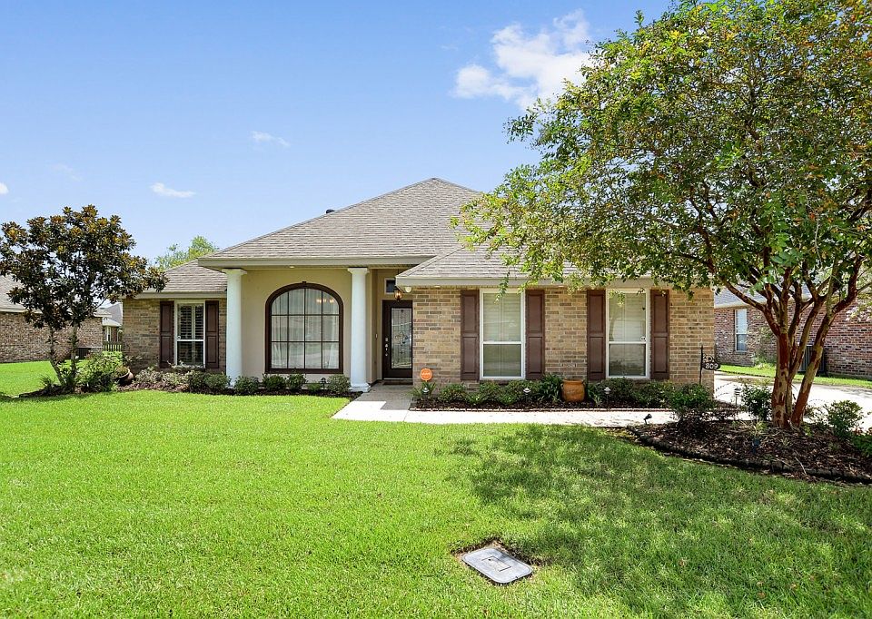 309 Oak Point Dr, La Place, LA 70068 Zillow