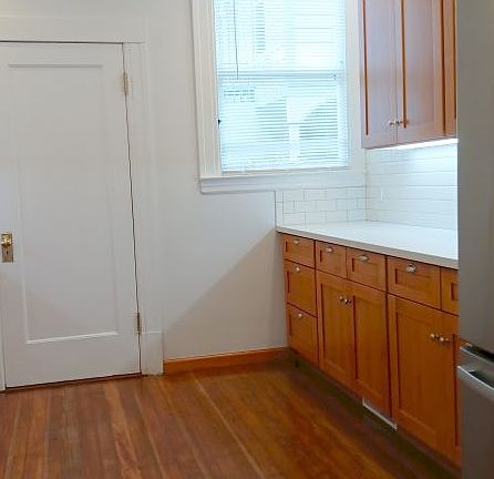 4th image of 170 Chattanooga St