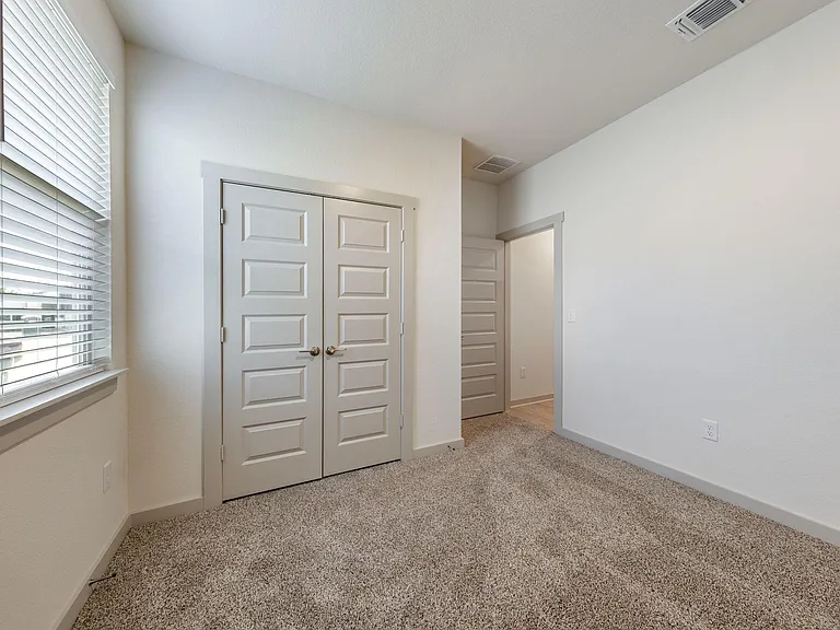 2416 Tucker Ln — Photo 24