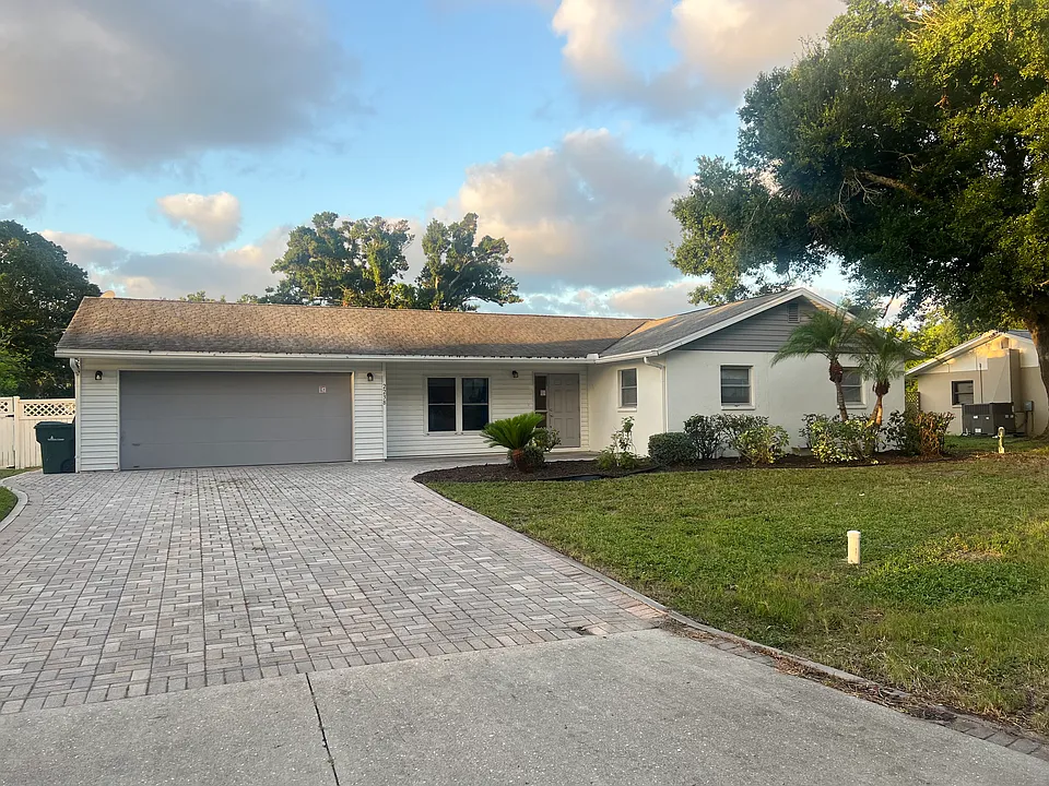 2238 Oak Ter