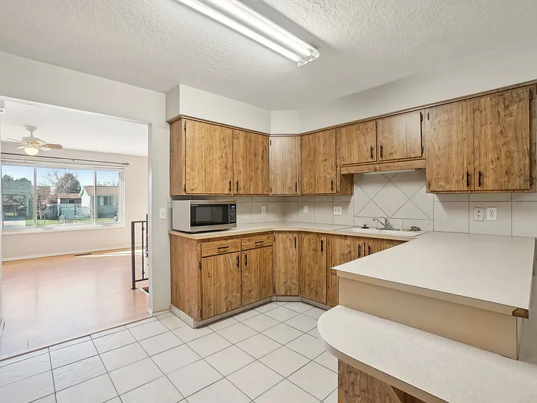 240 W 220th St S — Photo 17