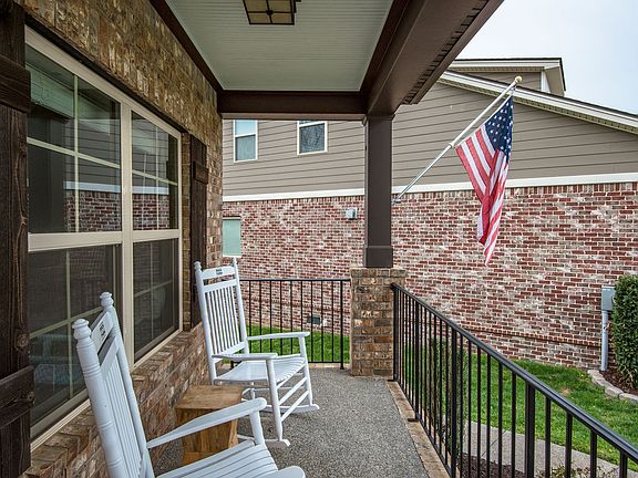 3rd image of 512 Wilcox Ct
