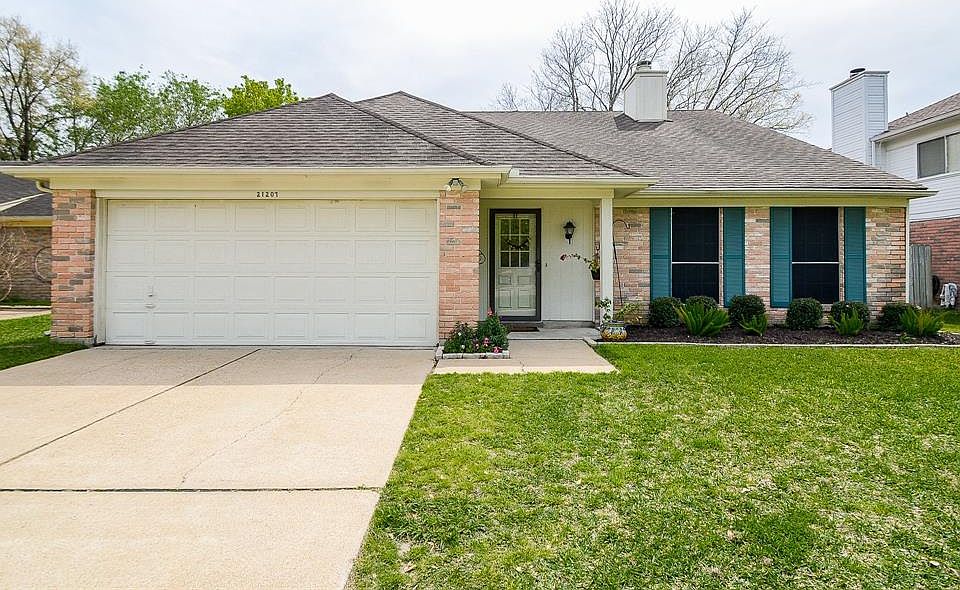 1st image of 21207 Park Valley Dr