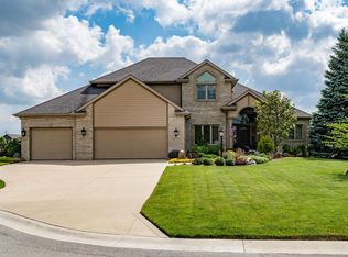 8718 Finn Dowling Cv, Fort Wayne, IN 46835