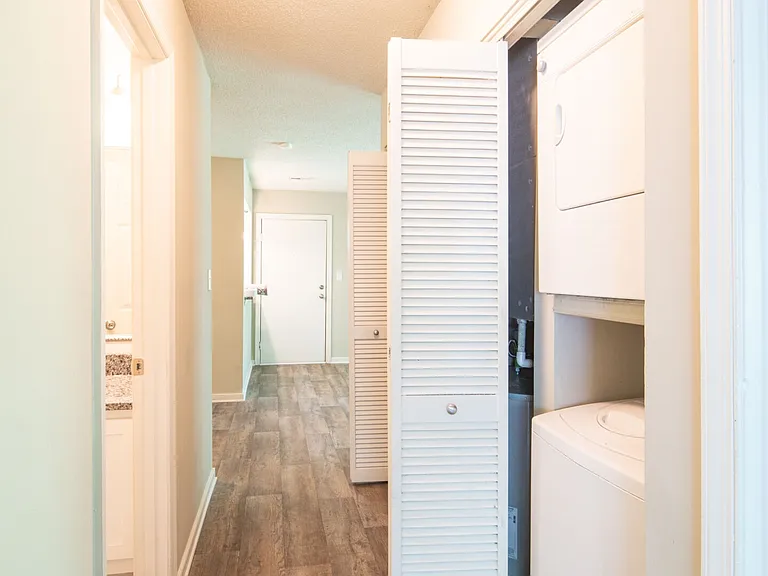 Sherwood Apartment Homes — Photo 19