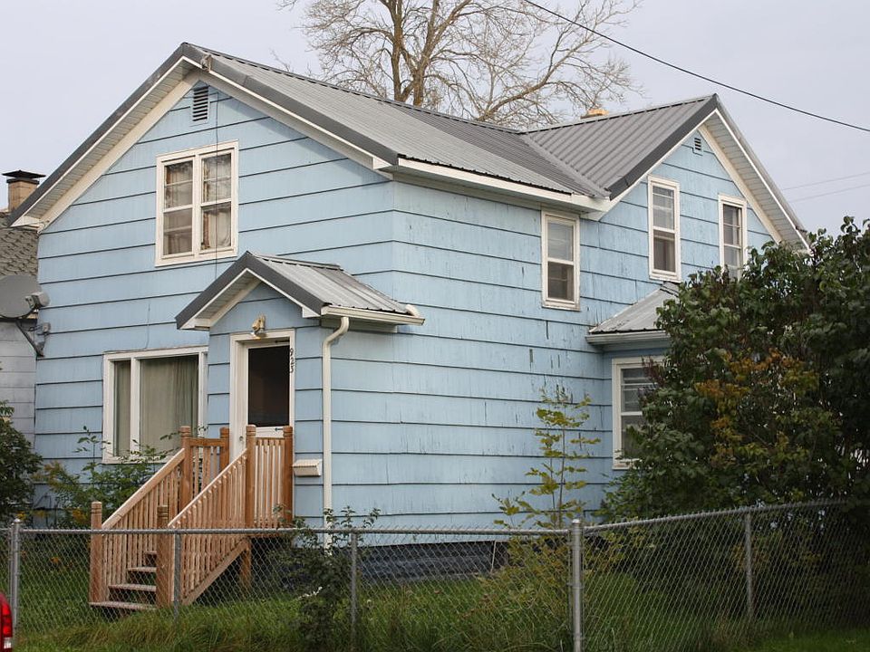 1st image of 923 Brown St