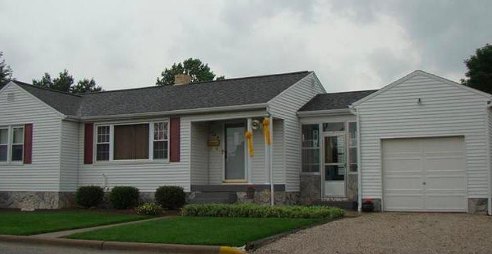 2nd image of 108 S Arjem St