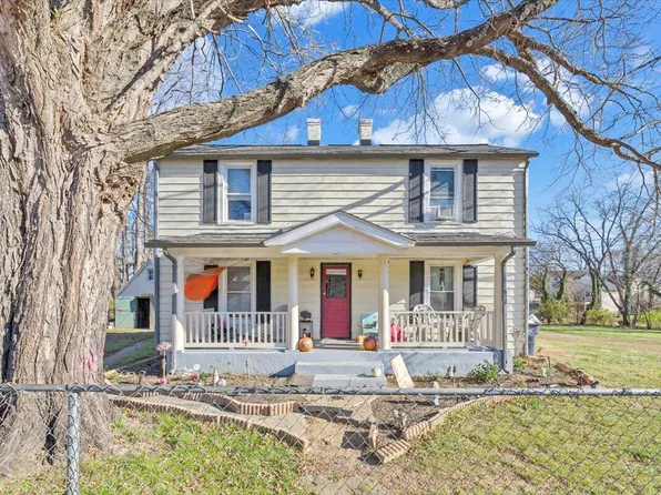 1319 Liberty Rd NE, Roanoke, VA 24012