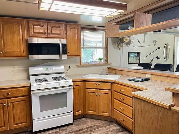 3rd image of 71325 Forrest Dr