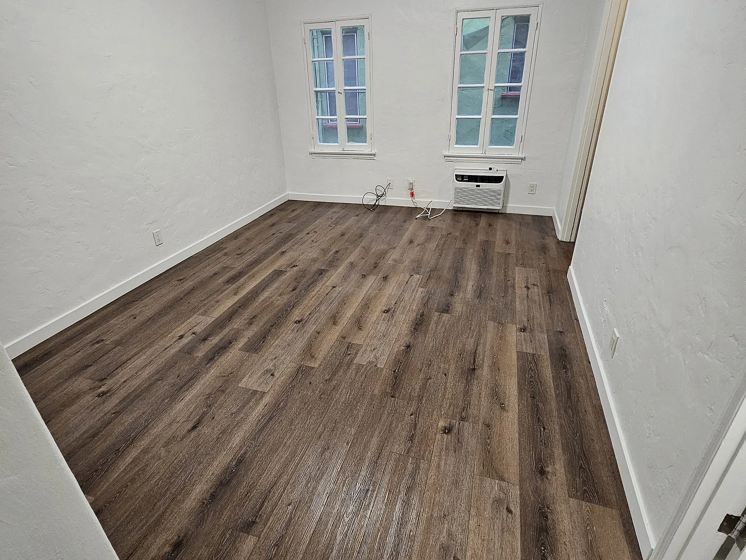 839 Parkman Ave — Photo 3