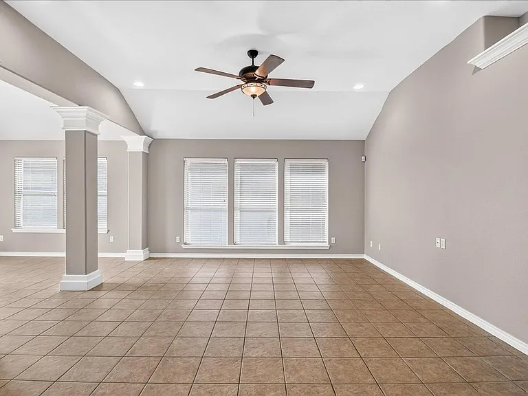 5114 Spring Brook Dr — Photo 6