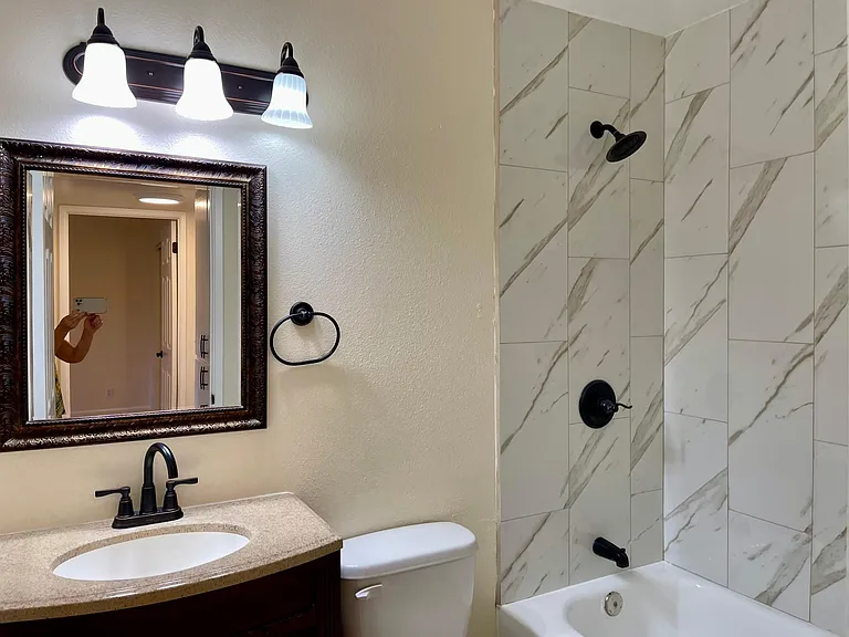 3406 Hidden Oak Ct — Photo 8