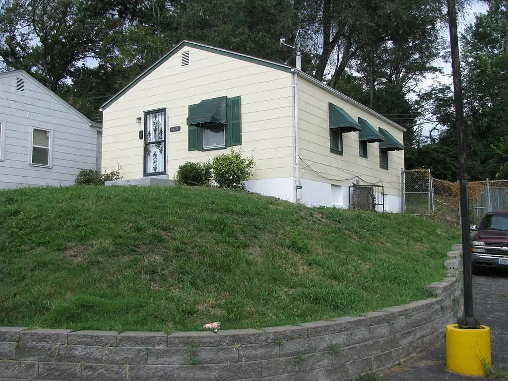 5633 Vivian Pl photo 1