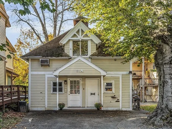 51-51A Cedar St, Worcester, MA 01609