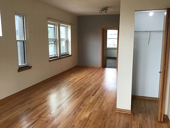 3rd image of 45 N Paulina St #3