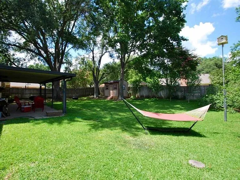 601 W Rieck Rd — Photo 2