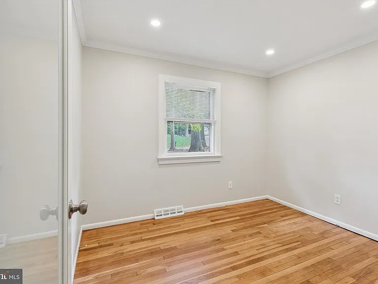 3249 Mill Rd — Photo 4
