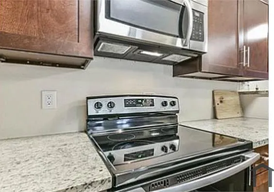 10326 Hollyglen Dr #A — Photo 10