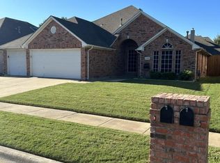 1334 Lyra Ln, Arlington, TX 76013