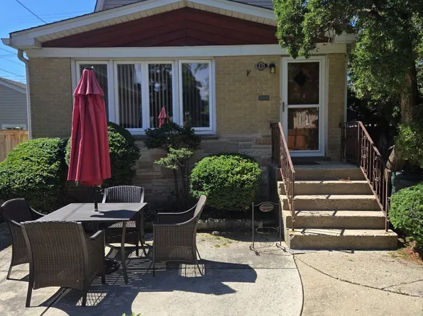 6213 W Newport Ave, Chicago, IL 60634
