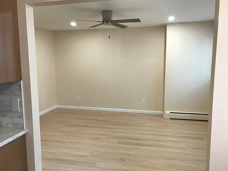 340 Woodlawn Ter #E2 — Photo 6