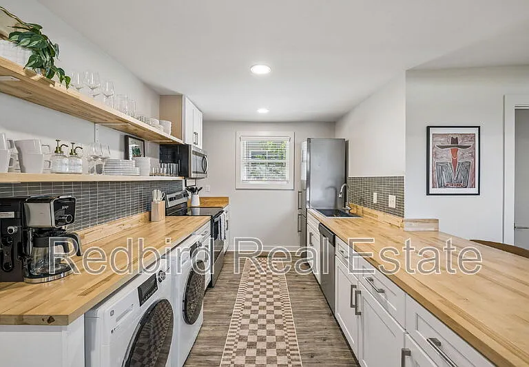 602 40th Ave N #1 — Photo 6