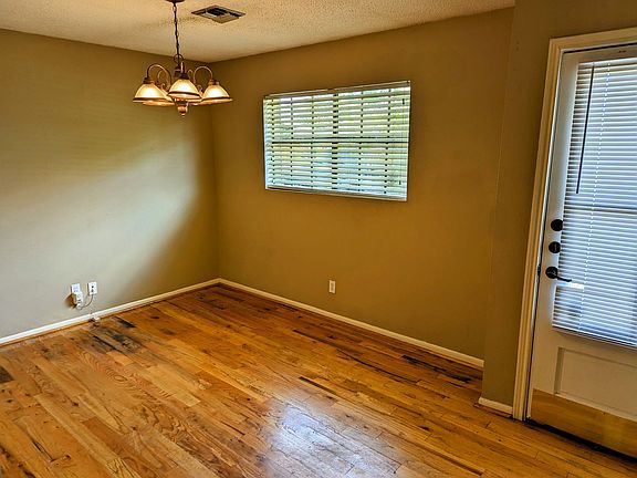 4th image of 707 Idlewood Blvd