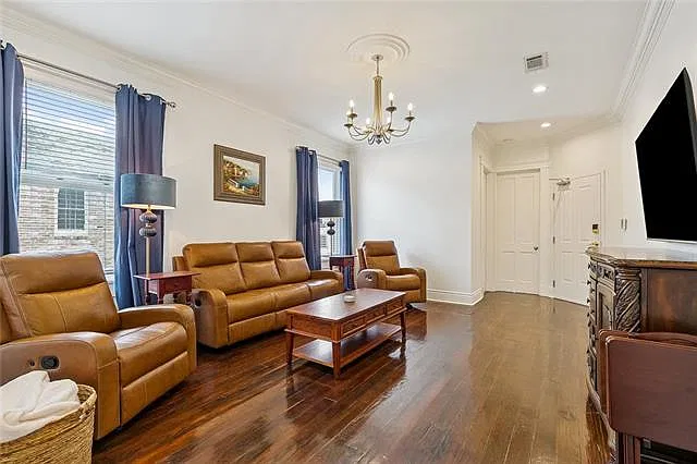 2 bed, 2.0 bath, 1238 sqft, $3,500 — Photo 2