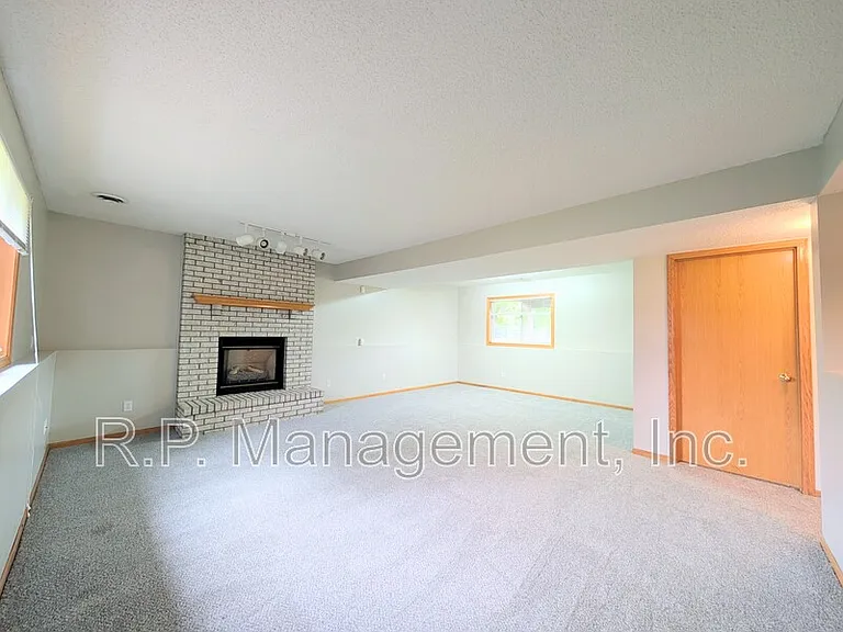 1964 Greenway Ave — Photo 14