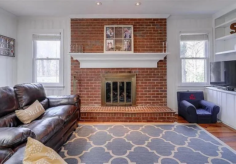 555 Greenland Rd — Photo 13