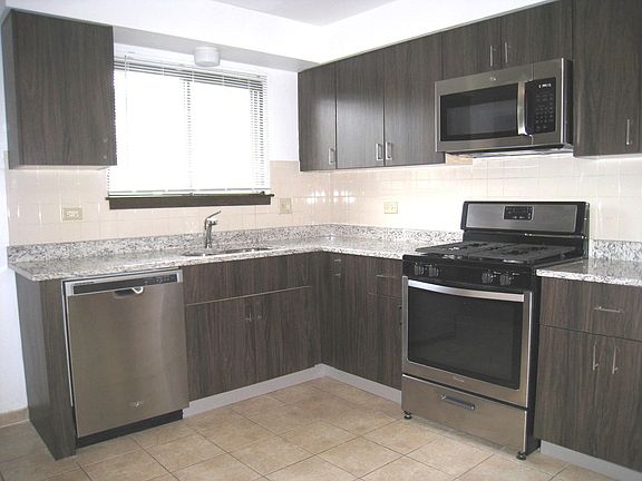 3rd image of 910 S McKinley Ave APT 1B