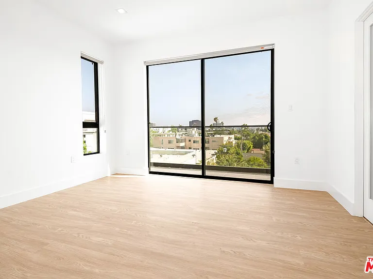 8555 Colgate Ave #402 — Photo 8