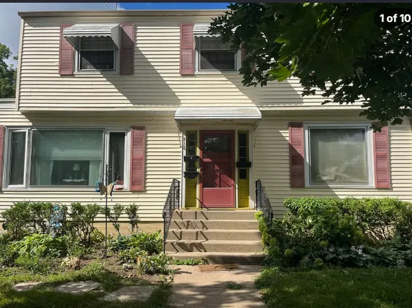 513 Lake St APT C, Crystal Lake, IL 60014