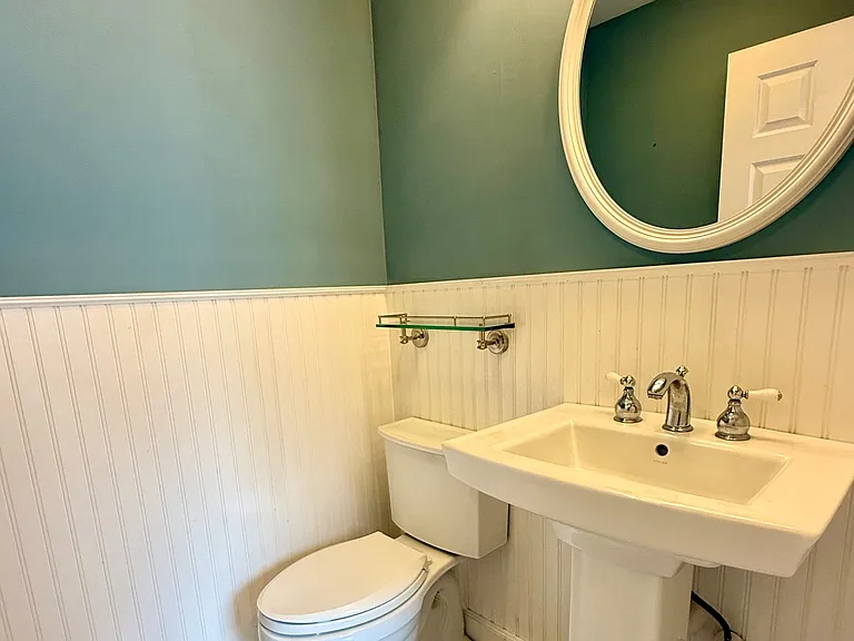 107 Glen Side E — Photo 8