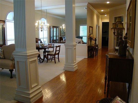 4th image of 2864 Oakbriar Trl