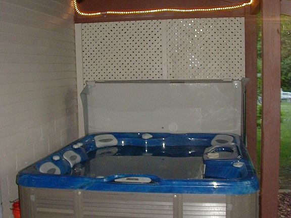 212 Maple - Rear Hot Tub