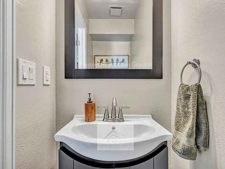 806 London Green Way — Photo 20