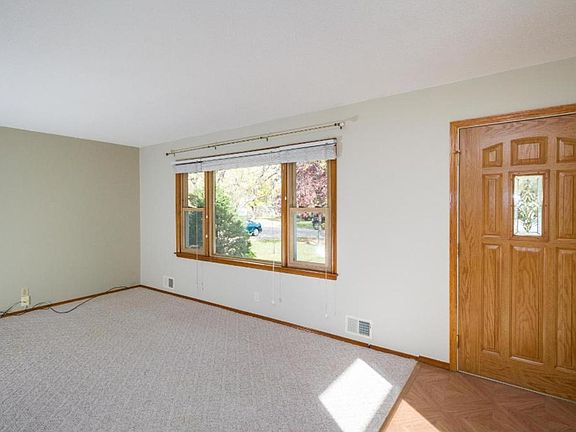 3rd image of 9340 5th St NE
