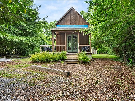 2nd image of 3565 Walter Dr