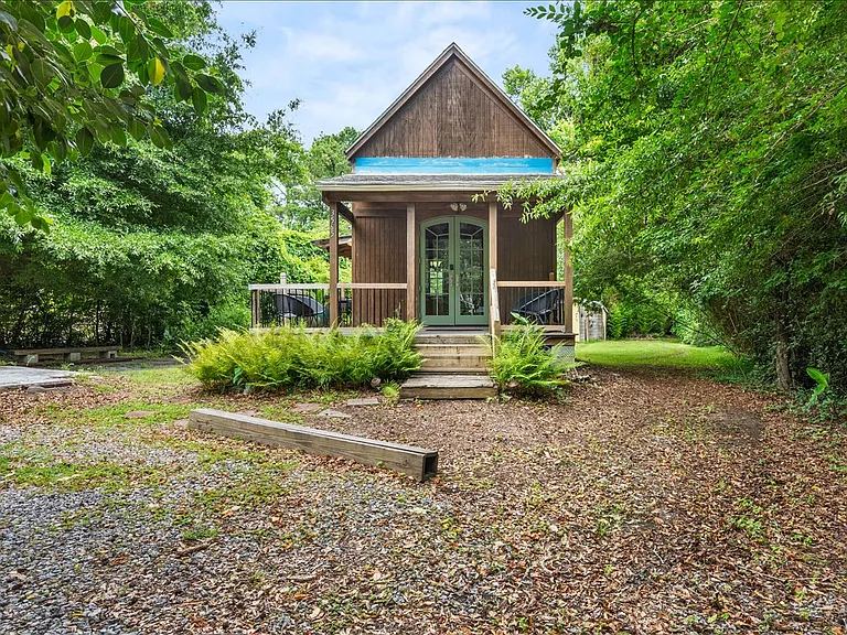 3565 Walter Dr — Photo 2