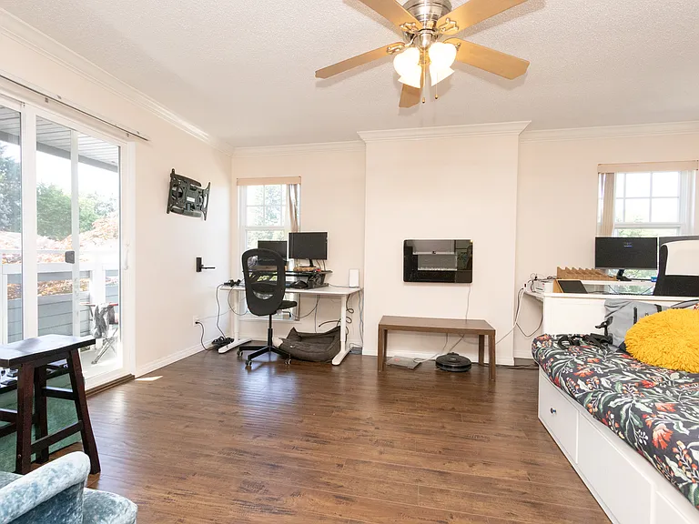 21573 Cherrington Ave — Photo 4