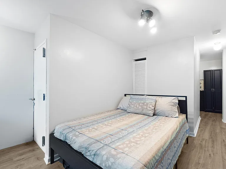 130 Adams St #2 — Photo 9