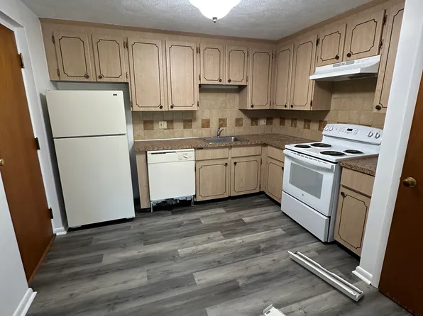 162 Lexington St #28, Auburndale, MA 02466
