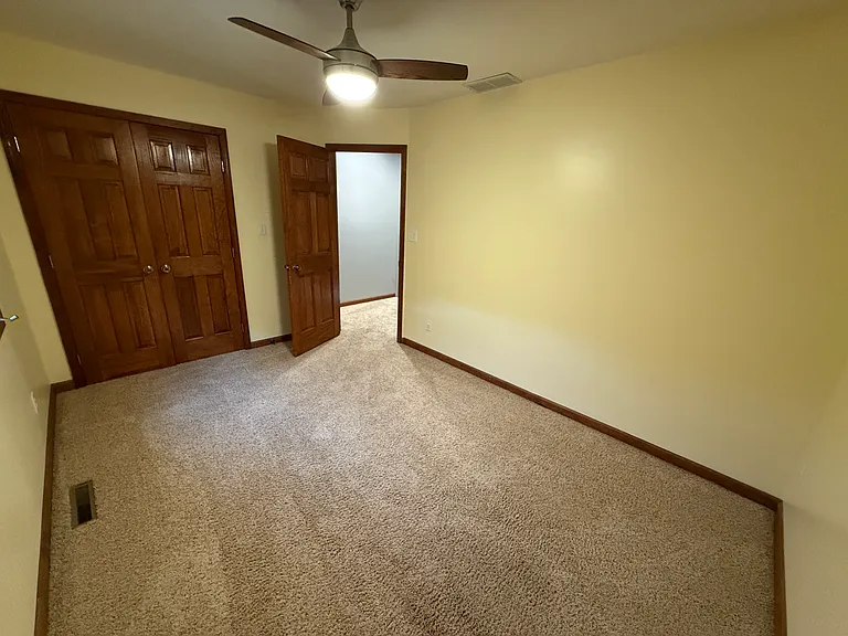3864 Greenbriar Dr — Photo 24
