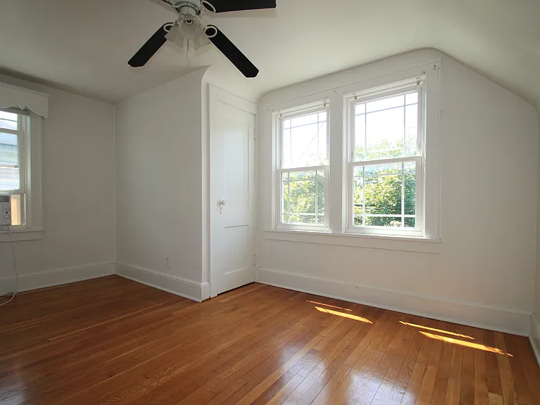 38 Glenwood Blvd — Photo 15
