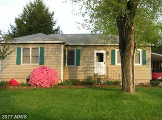 207 Inlet Dr, Pasadena, MD 21122