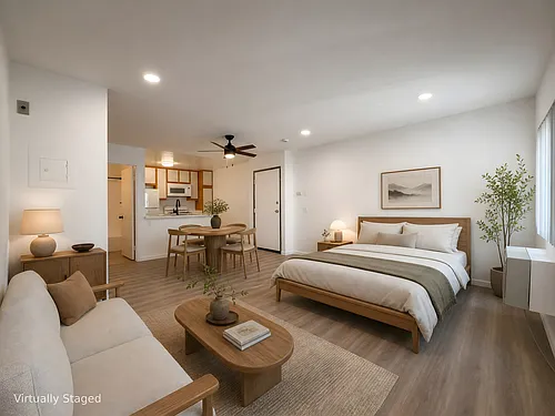 Laurel Canyon Place Photo 1