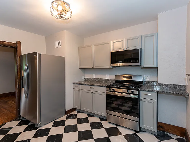 2340 Vodeli St — Photo 16