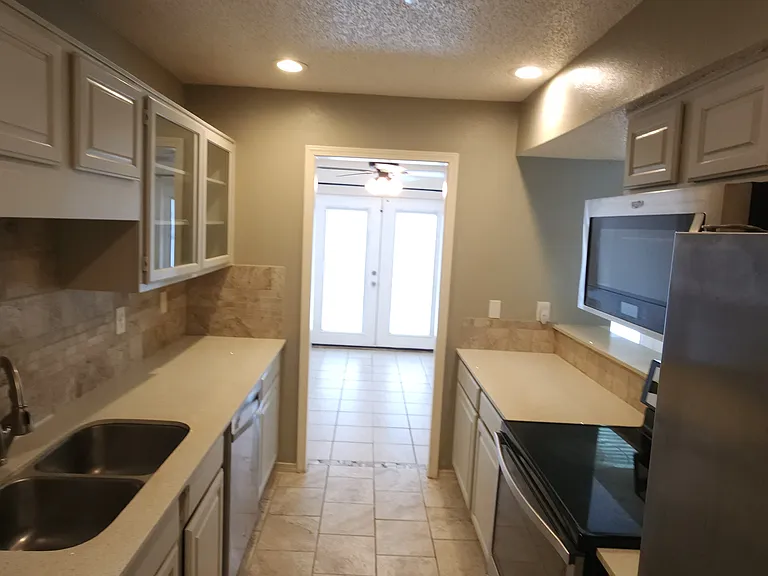 631 Cimarron Trl — Photo 48